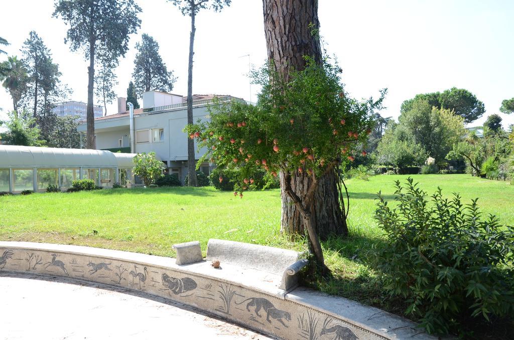Casa Per Ferie Cardinal G. Guarino Bed & Breakfast Rome Exterior photo
